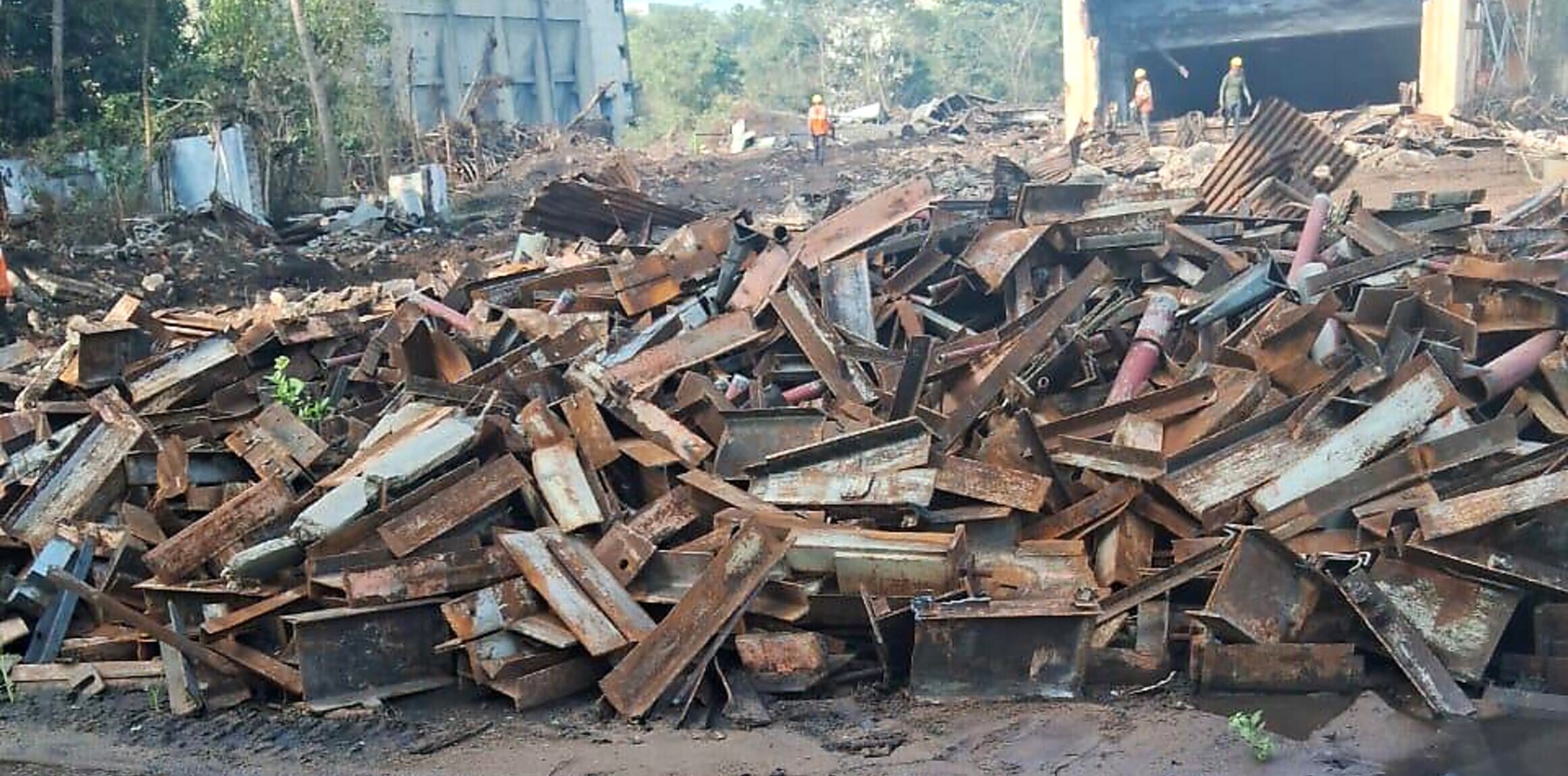 Large scale scrap steel recovery site