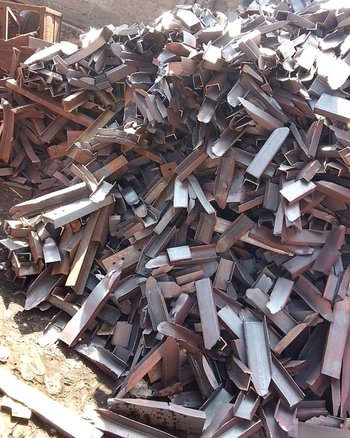 Heavy melting steel scrap pile